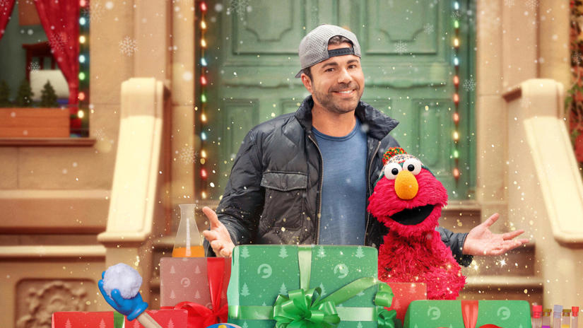 Immagine tratta da Buon DonoNatale con Elmo e Mark Rober Immagine tratta da Buon DonoNatale con Elmo e Mark Rober