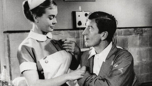 Immagine tratta da Carry On Nurse