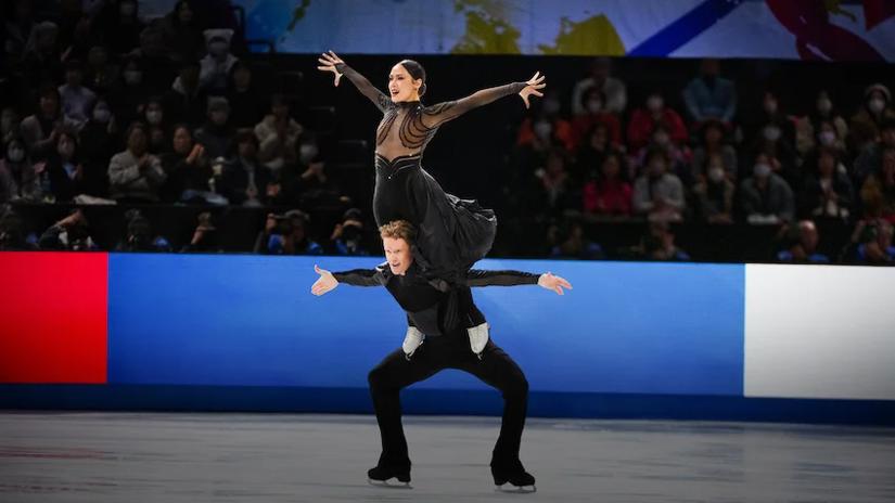 Immagine tratta da Glitter & Gold: la danza su ghiaccio