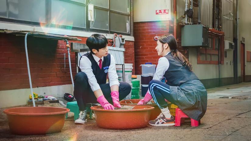 Immagine tratta da Love Next Door