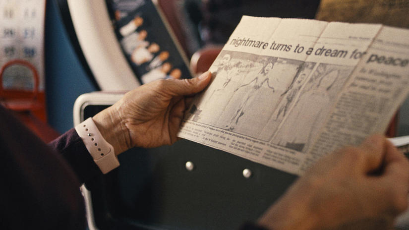 Immagine tratta da The Stringer: chi ha scattato quella foto?